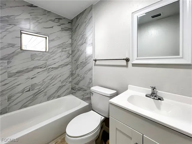 $899 | 15206 Stringfellow Road, Unit 3, Bokeelia, FL 33922