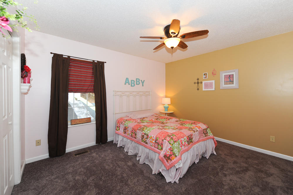 418 Hopewell Road Maryville, TN 37801 - Photo 10 of 26 Guest Bedroom