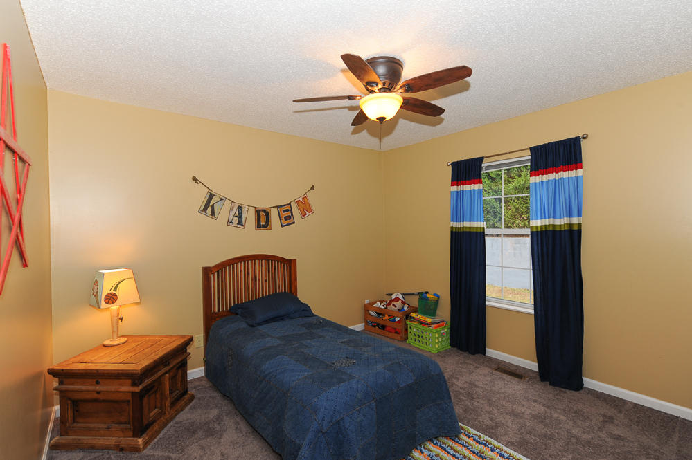 418 Hopewell Road Maryville, TN 37801 - Photo 11 of 26 Guest Bedroom