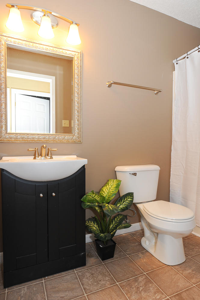 418 Hopewell Road Maryville, TN 37801 - Photo 13 of 26 Guest Bath
