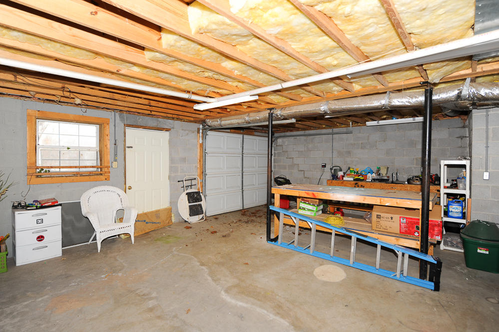 418 Hopewell Road Maryville, TN 37801 - Photo 18 of 26 Basement Garage