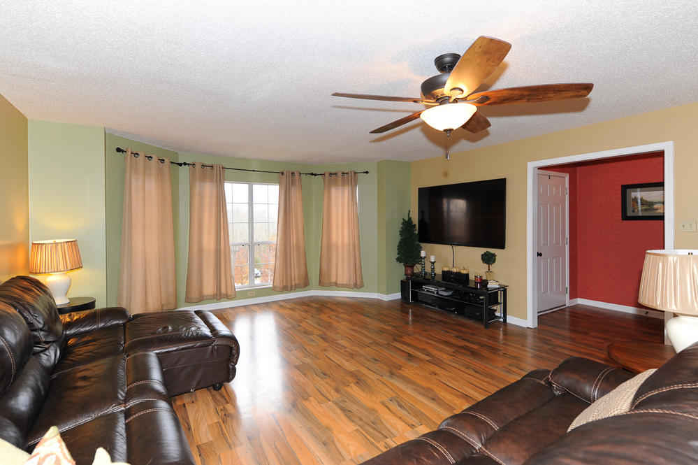 418 Hopewell Road Maryville, TN 37801 - Photo 4 of 26 Living Room