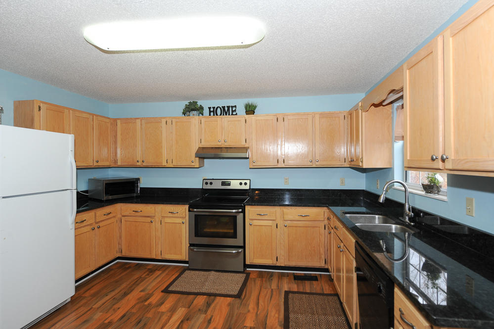 418 Hopewell Road Maryville, TN 37801 - Photo 5 of 26 Kitchen