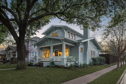 $1,189,000 | 319 North Edgefield Avenue, Dallas, TX 75208