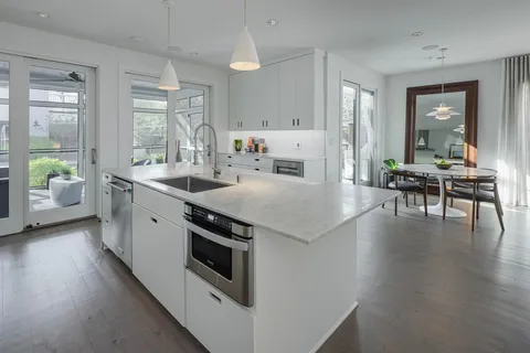 $1,189,000 | 319 North Edgefield Avenue, Dallas, TX 75208