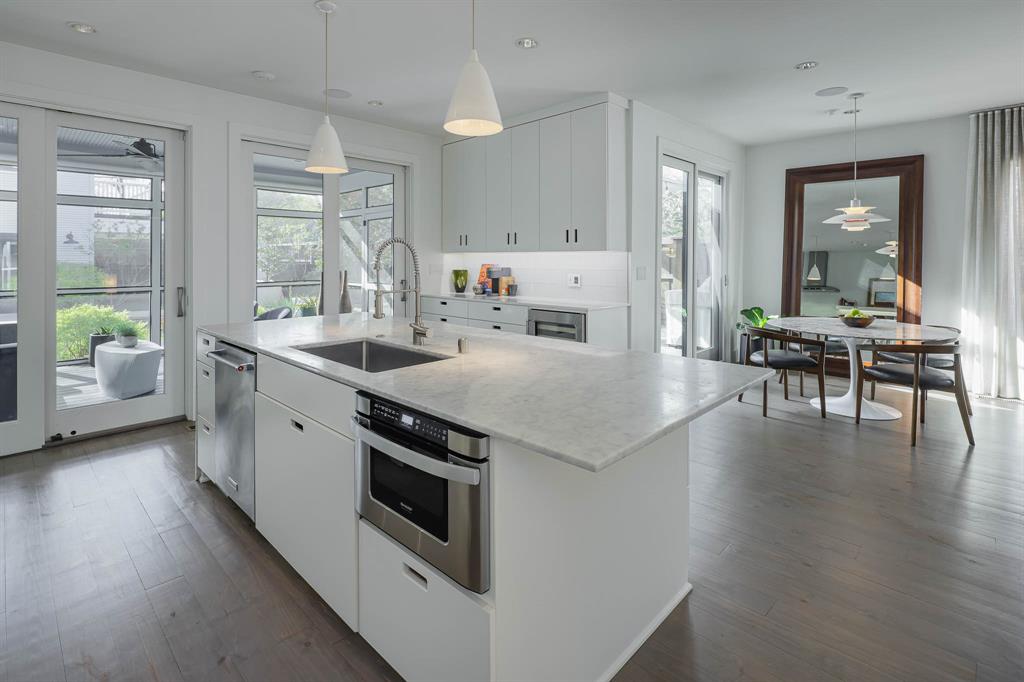 319 North Edgefield Avenue Dallas, TX 75208 - Photo 12 of 40