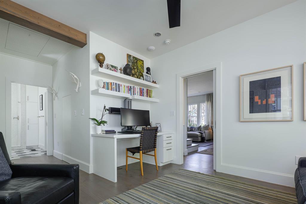 319 North Edgefield Avenue Dallas, TX 75208 - Photo 15 of 40