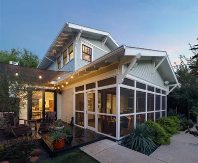 $1,189,000 | 319 North Edgefield Avenue, Dallas, TX 75208