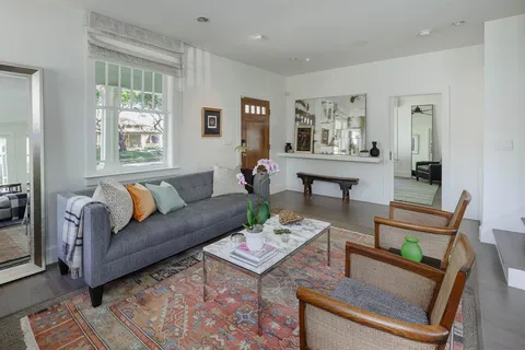 $1,189,000 | 319 North Edgefield Avenue, Dallas, TX 75208