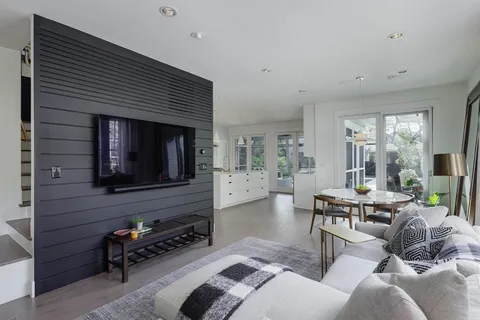 $1,189,000 | 319 North Edgefield Avenue, Dallas, TX 75208