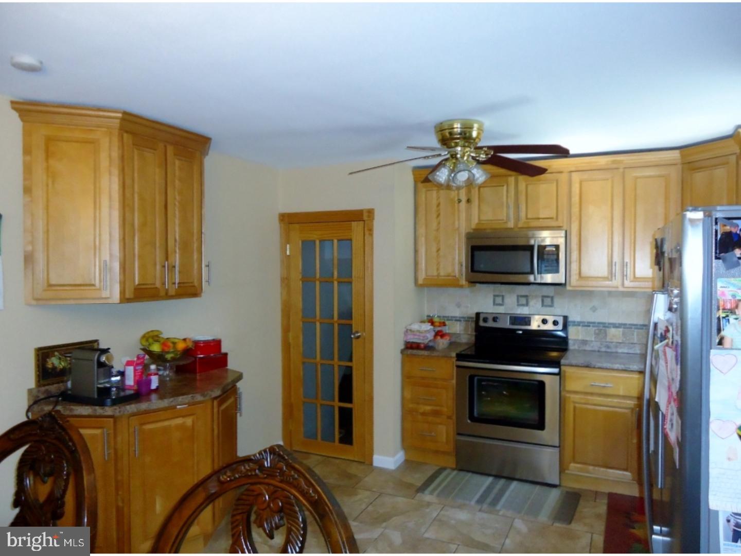 859 Aster Road Warminster, PA 18974 - Photo 7 of 11 Gallery Image 7