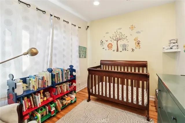 $999,950 | 18937 Sylvan Street, Tarzana, CA 91335