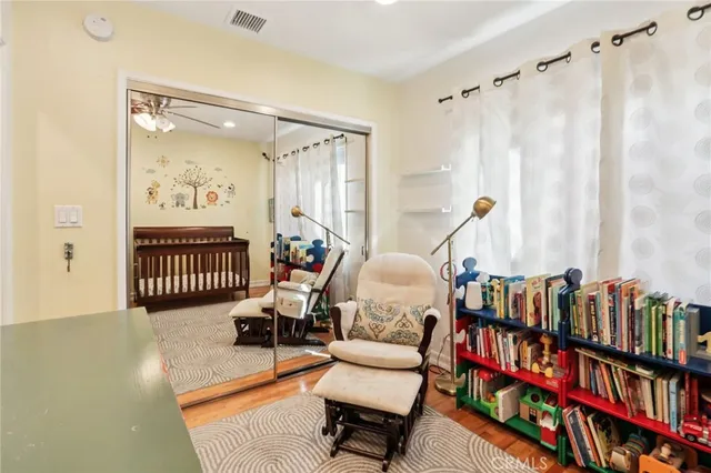 $999,950 | 18937 Sylvan Street, Tarzana, CA 91335