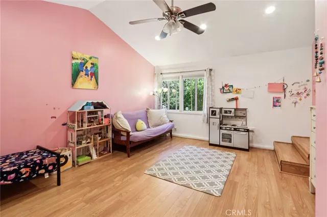 $999,950 | 18937 Sylvan Street, Tarzana, CA 91335