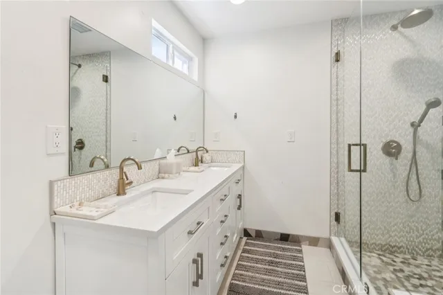 $999,950 | 18937 Sylvan Street, Tarzana, CA 91335