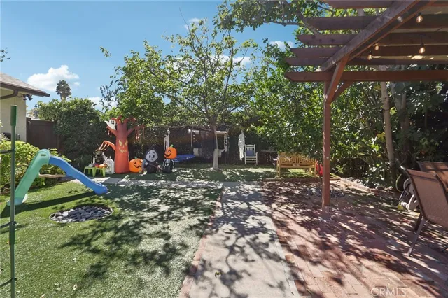 $999,950 | 18937 Sylvan Street, Tarzana, CA 91335