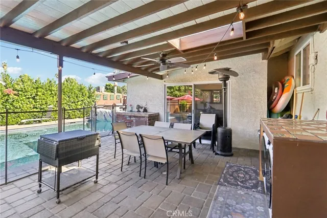 $999,950 | 18937 Sylvan Street, Tarzana, CA 91335