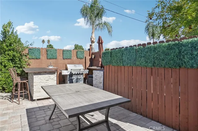 $999,950 | 18937 Sylvan Street, Tarzana, CA 91335