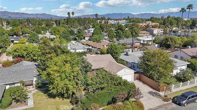 $999,950 | 18937 Sylvan Street, Tarzana, CA 91335