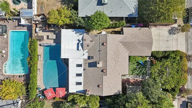 $999,950 | 18937 Sylvan Street, Tarzana, CA 91335