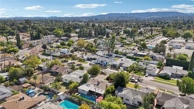 $999,950 | 18937 Sylvan Street, Tarzana, CA 91335