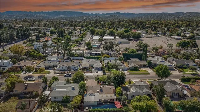 $999,950 | 18937 Sylvan Street, Tarzana, CA 91335