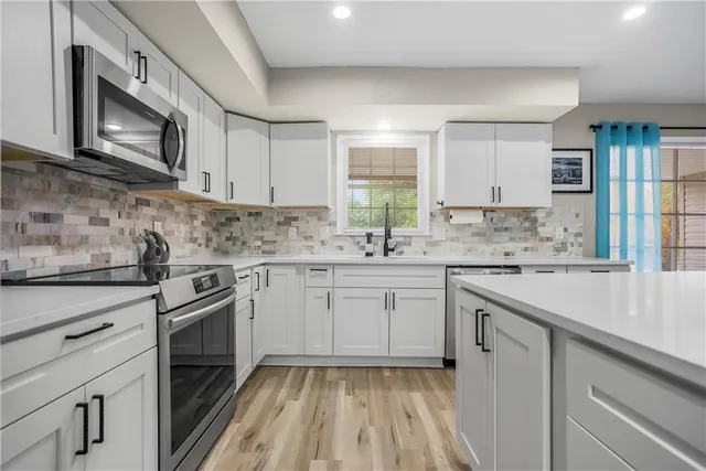 $549,000 | 8641 Broadmoor Street, Overland Park, KS 66212