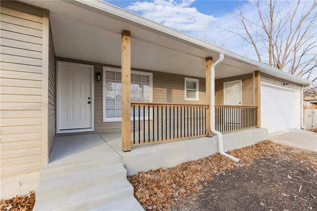 $540,000 | 8641 Broadmoor Street, Overland Park, KS 66212