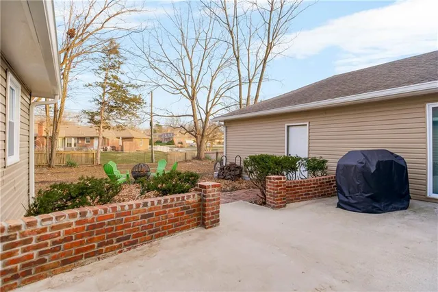 $540,000 | 8641 Broadmoor Street, Overland Park, KS 66212