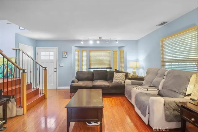 $675,000 | 259 North Holliston Avenue, Unit 1, Pasadena, CA 91106