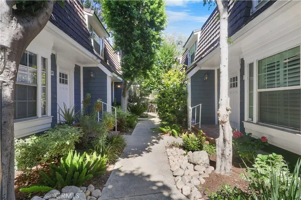 $650,000 | 259 North Holliston Avenue, Unit 1, Pasadena, CA 91106