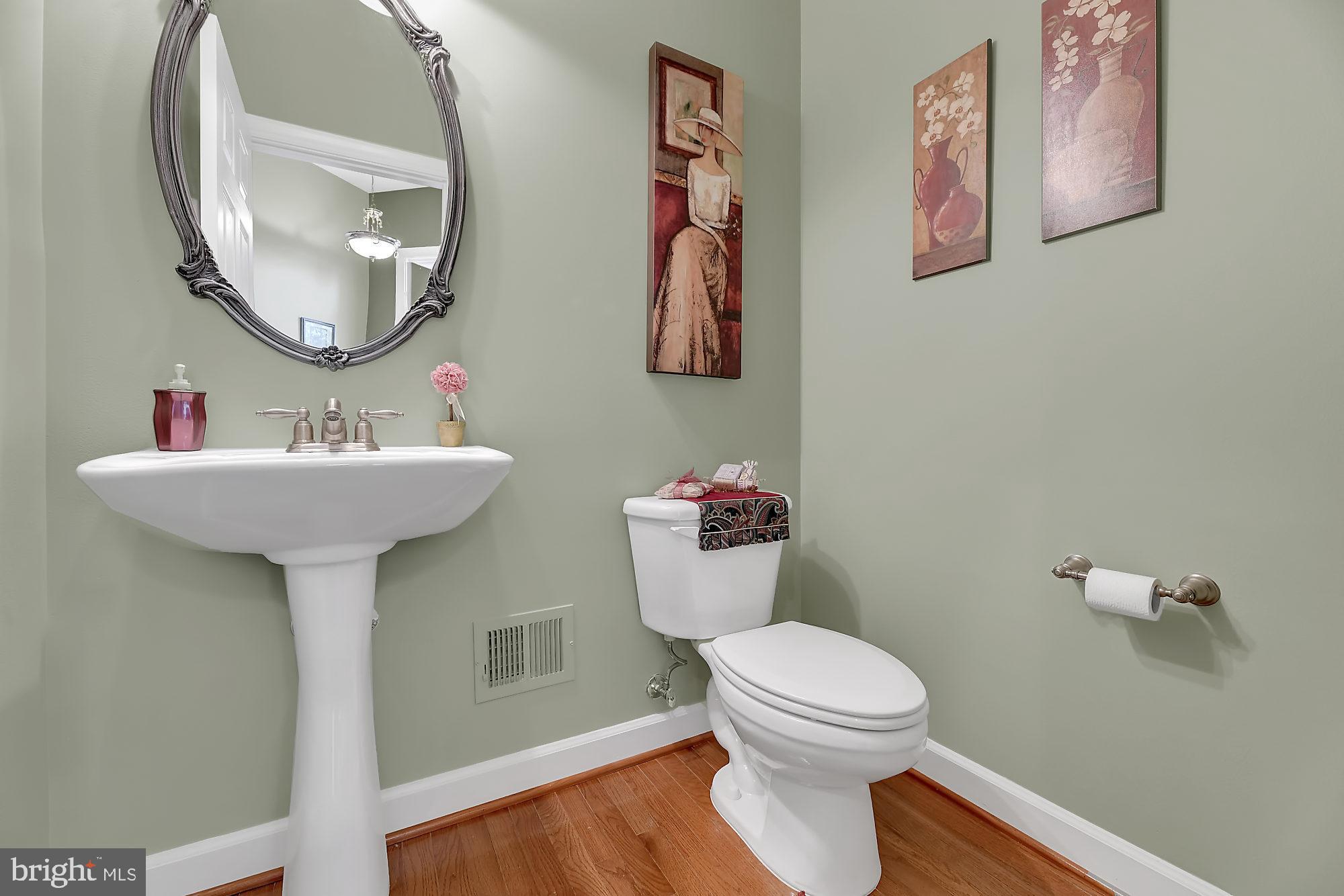 4302 Pearlberry Road Baltimore, MD 21208 - Photo 14 of 33 POWDER ROOM