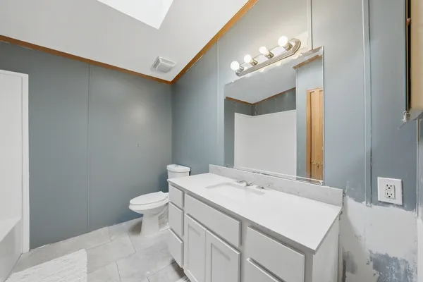 $75,000 | 157 Sparrow Drive, Lynwood, IL 60411