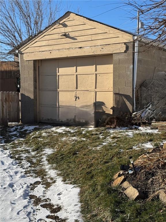 438 New York Avenue Rochester, PA 15074 - Photo 4 of 4 a backyard of a house