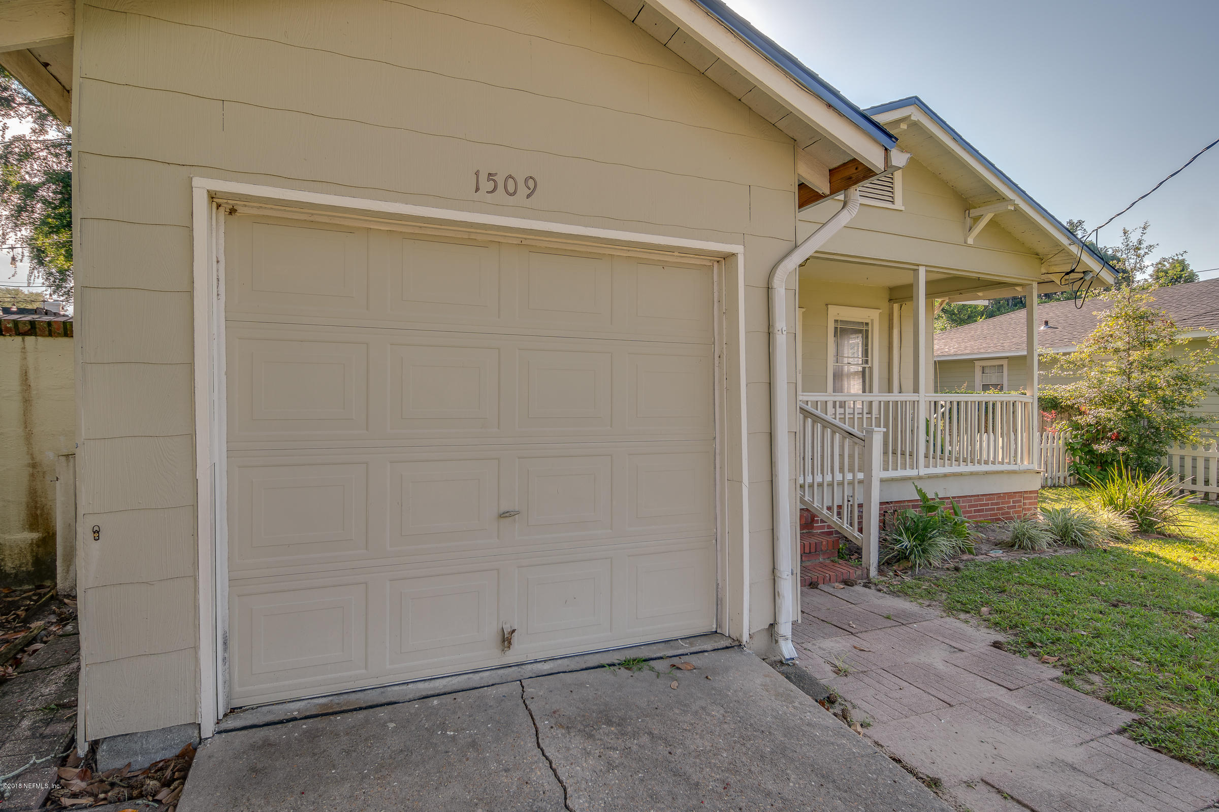 1509 Mayfair Road Jacksonville, FL 32207 - Photo 16 of 22 front view of a house