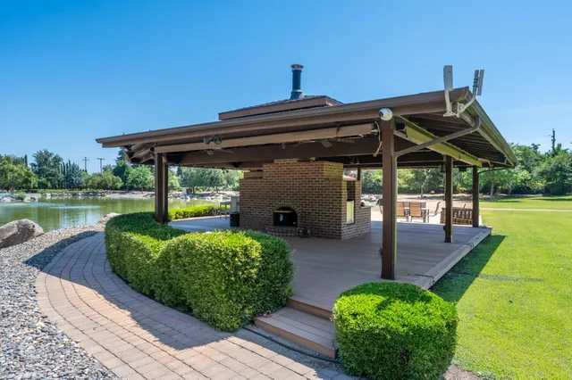 $2,250,000 | 13715 East Nebraska Avenue, Kingsburg, CA 93631