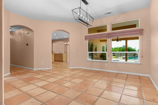 $2,250,000 | 13715 East Nebraska Avenue, Kingsburg, CA 93631