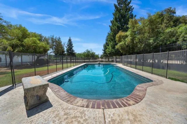 $2,250,000 | 13715 East Nebraska Avenue, Kingsburg, CA 93631