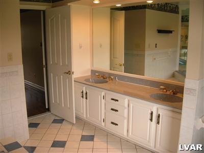 1250 Seifert Road Nazareth, PA 18064 - Photo 13 of 20 Gallery Image 13
