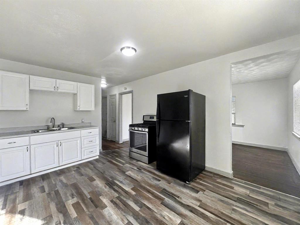 5207 Spruce Street Dallas, TX 75211 - Photo 3 of 8