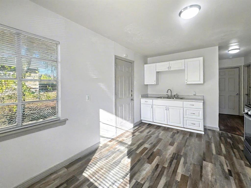 5207 Spruce Street Dallas, TX 75211 - Photo 5 of 8