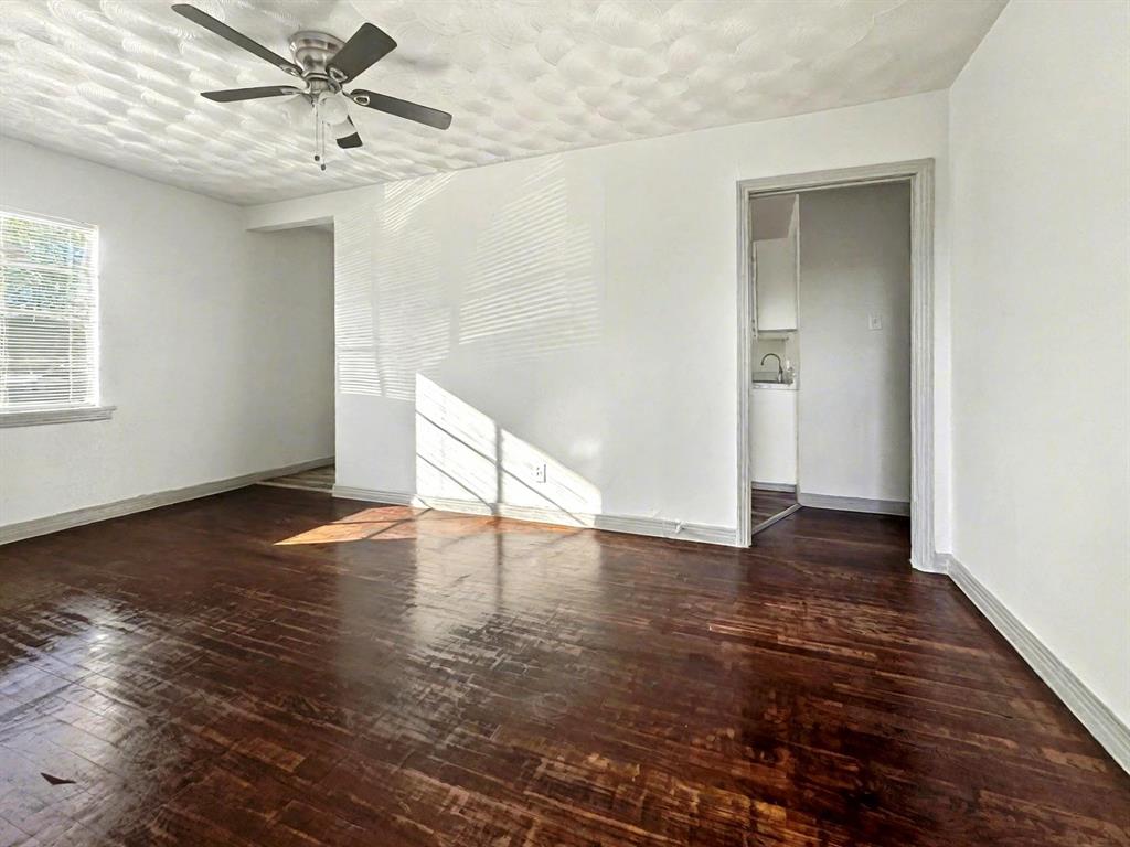 5207 Spruce Street Dallas, TX 75211 - Photo 8 of 8