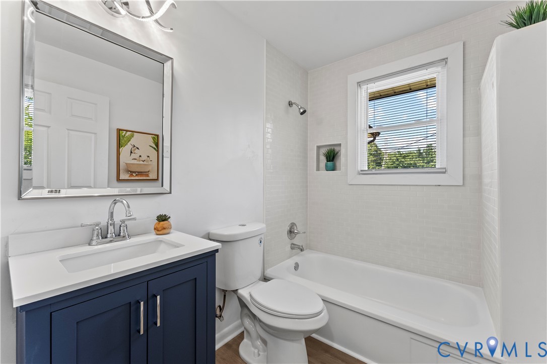 2000 Cleary Road Richmond, VA 23223 - Photo 21 of 28 Bathroom with bathing tub / shower combination, va