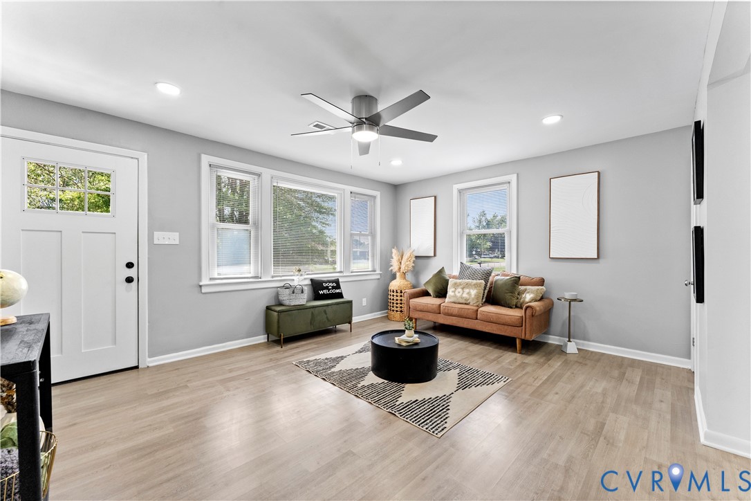 2000 Cleary Road Richmond, VA 23223 - Photo 9 of 28 Living room featuring plenty of natural light, rec