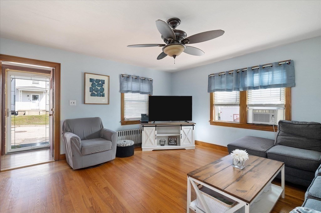 5 Liscomb Street Worcester, MA 01604 - Photo 6 of 29 Gallery Image 6