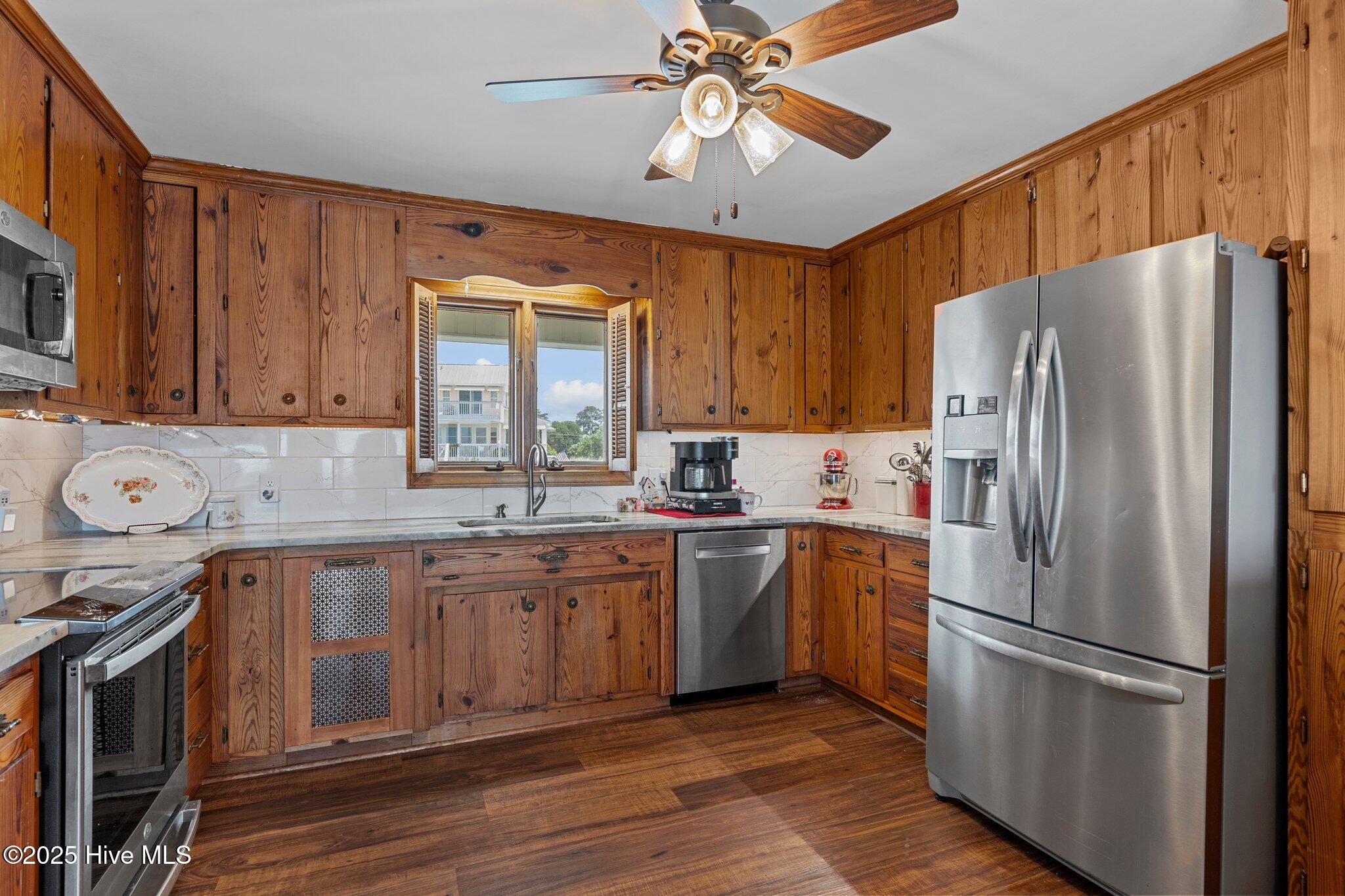 310 Lejeune Road Cape Carteret, NC 28584 - Photo 5 of 41 Kitchen