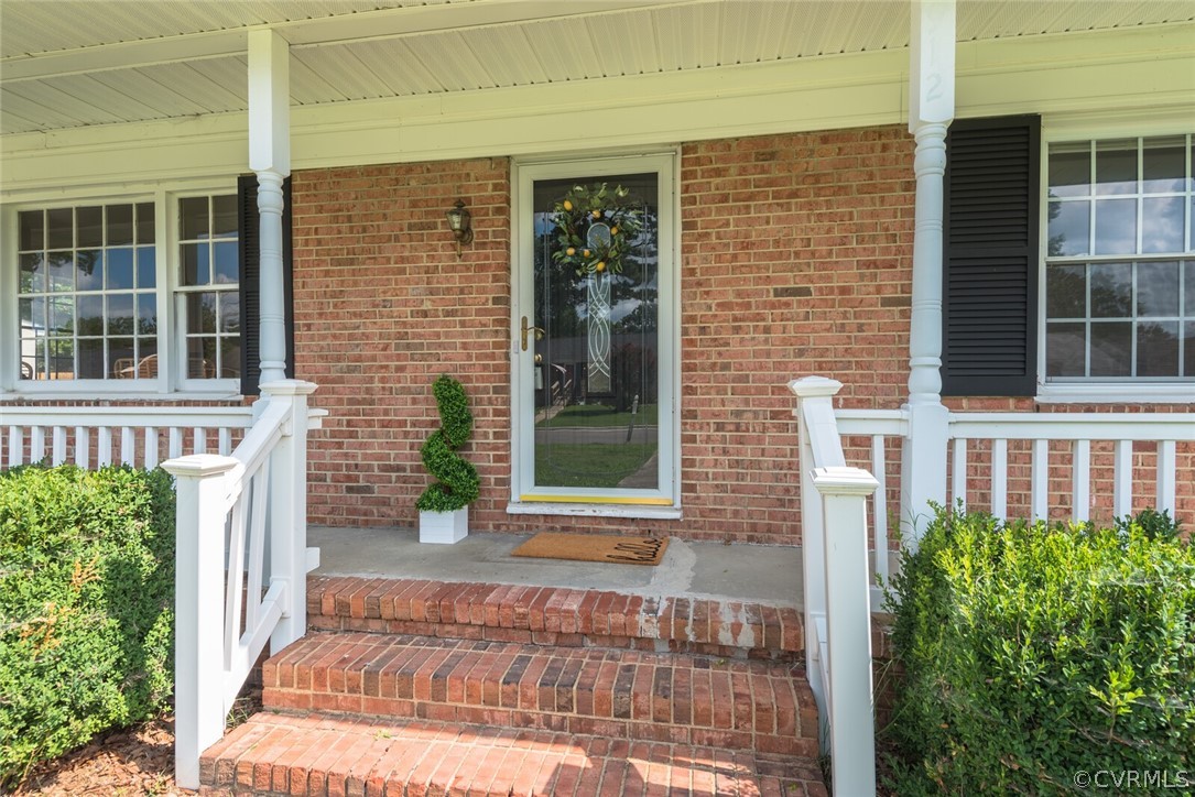 912 Jamestown Road Colonial Heights, VA 23834 - Photo 3 of 34 Gallery Image 3