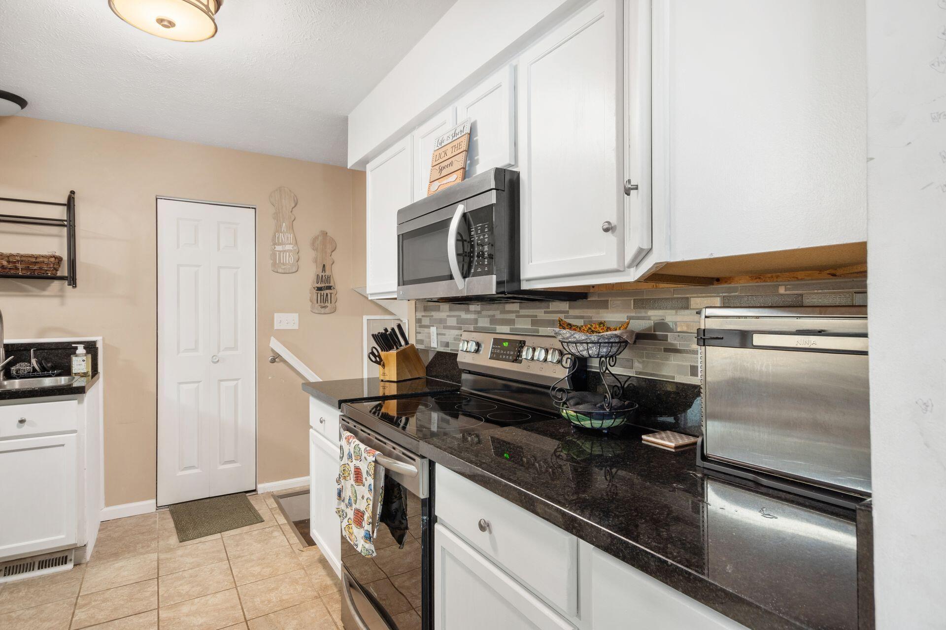 418 Hermitage Road Columbus, OH 43230 - Photo 15 of 47 15
