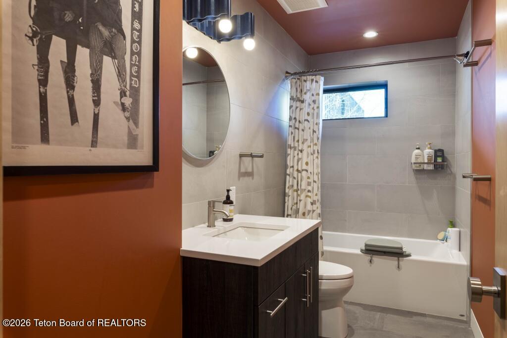 855 Wheatleigh Way Jackson, WY 83001 - Photo 14 of 32 A - Guest Bathroom