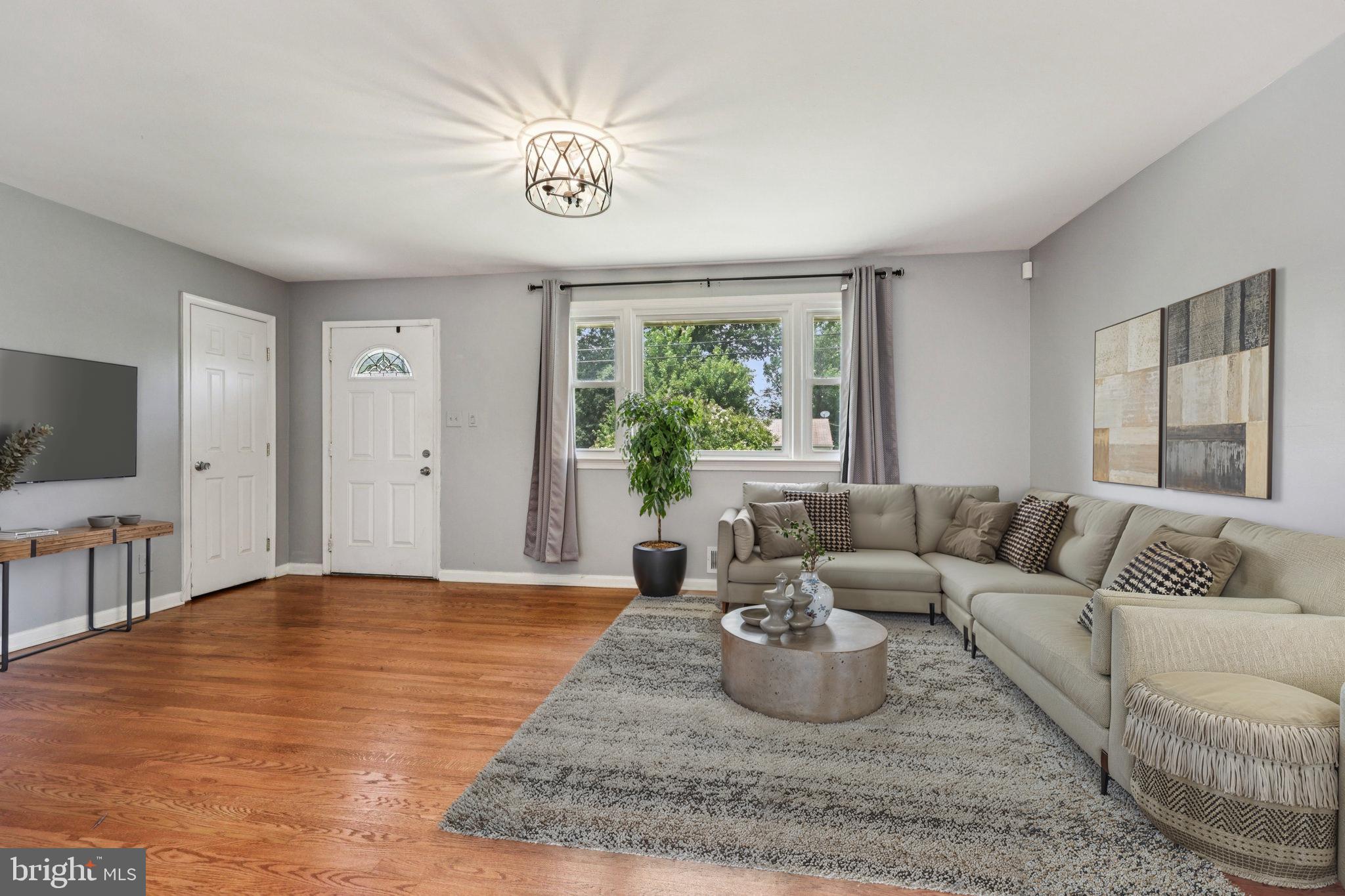 9327 Bandera Street Lanham, MD 20706 - Photo 4 of 29